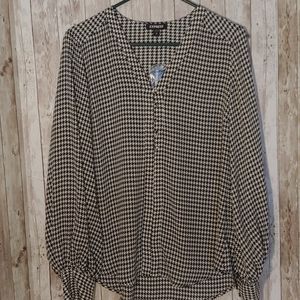 NWT Black & White Chevron Blouse by Express